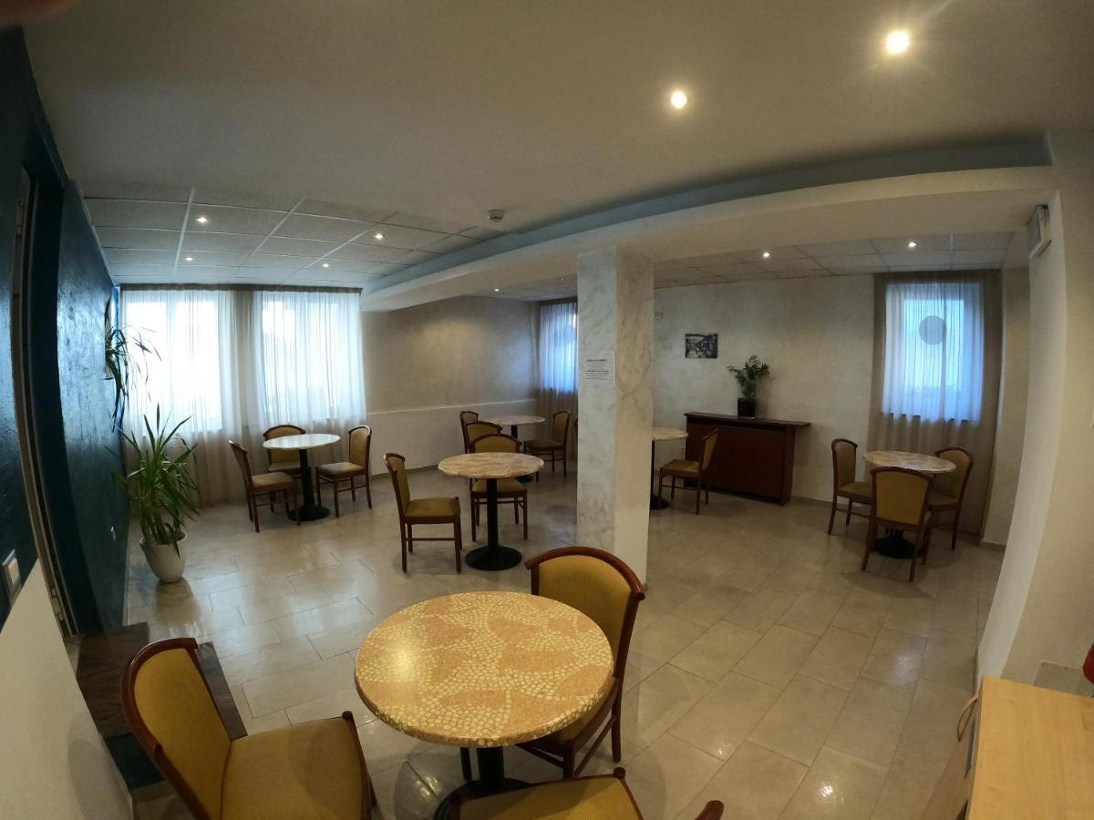 Albergo La Caravella Staranzano Exterior foto