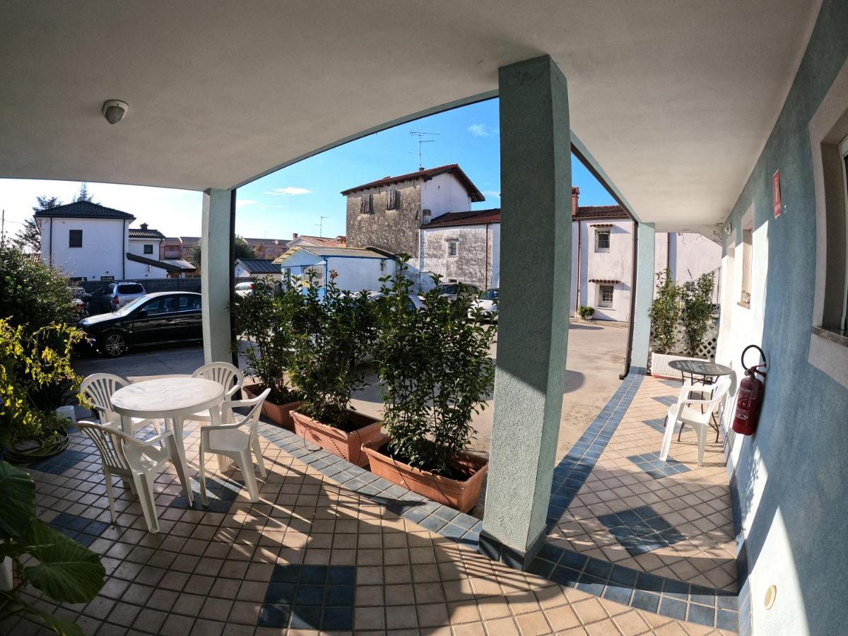 Albergo La Caravella Staranzano Exterior foto
